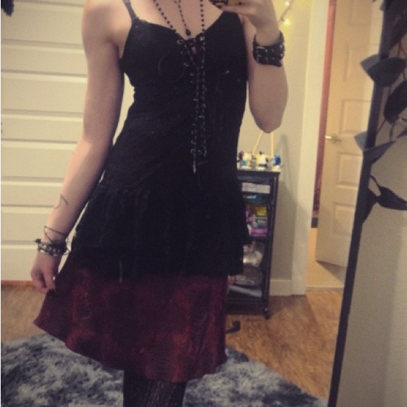 Ann Taylor Dresses & Skirts - Black and Red Ann Taylor midi skirt